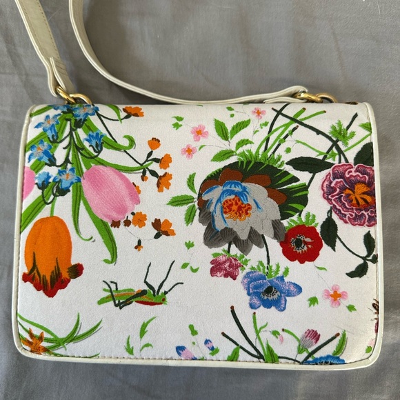Vintage Gucci Flora White Shoulder/Crossbody - Picture 4 of 16